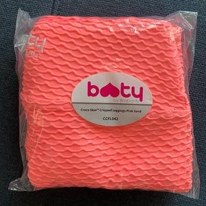 NWT Booty by Brabants Croco skin cropped leggings